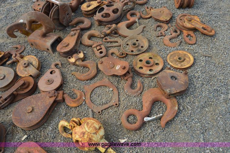 image for item Z9282 Assorted crane lifting equipment