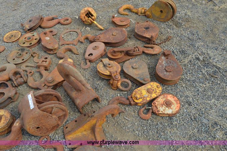 image for item Z9282 Assorted crane lifting equipment