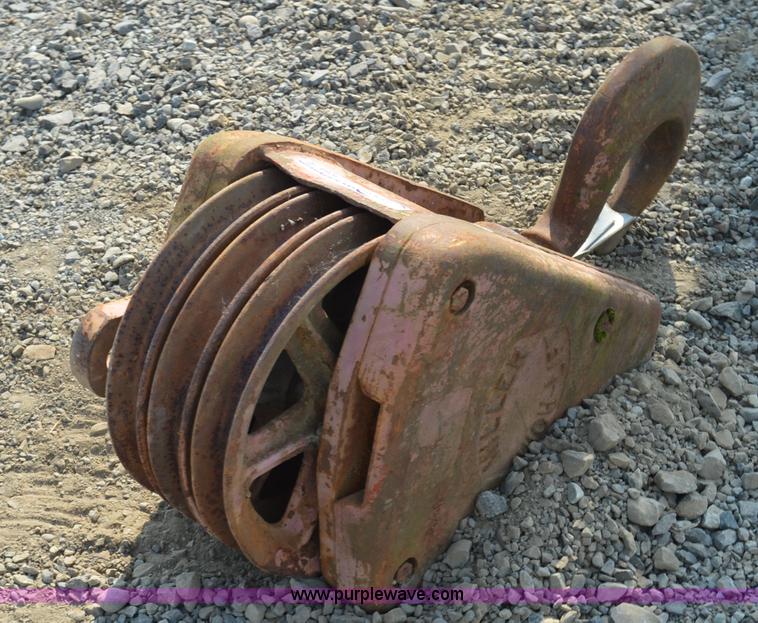 image for item Z9284 Miller high lift three chive load block