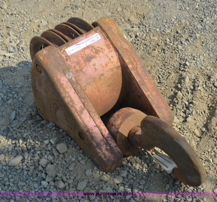 image for item Z9284 Miller high lift three chive load block