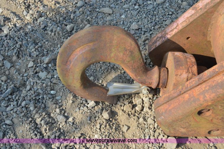 image for item Z9284 Miller high lift three chive load block