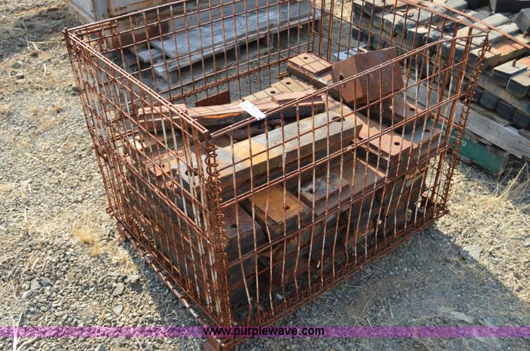 image for item Z9285 Approximately 42 excavator rubber track pads