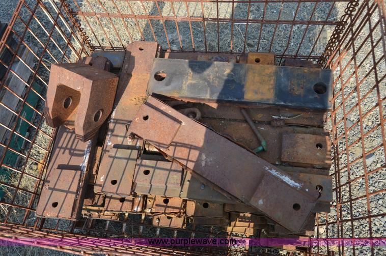 image for item Z9285 Approximately 42 excavator rubber track pads