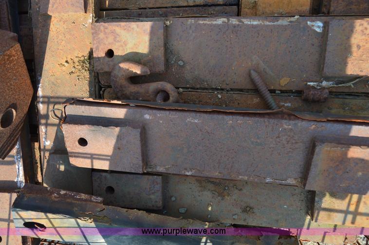 image for item Z9285 Approximately 42 excavator rubber track pads