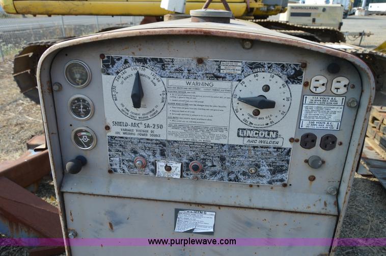 image for item Z9287 Lincoln Shield-Arc SA-250 welder/generator