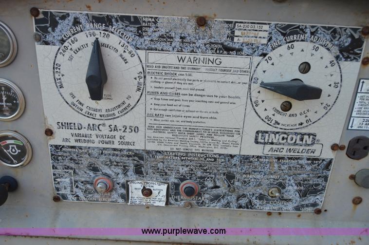 image for item Z9287 Lincoln Shield-Arc SA-250 welder/generator