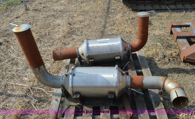 image for item Z9288 (2) catalytic converters