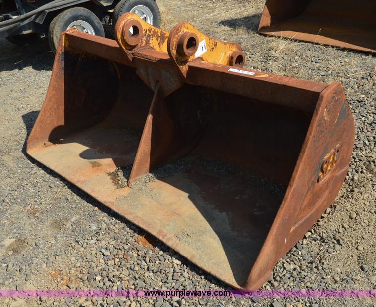 image for item Z9289 7'W excavator bucket