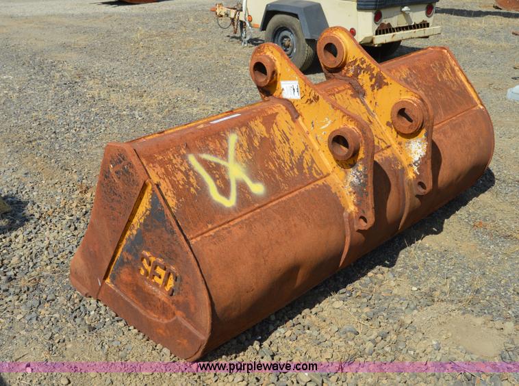 image for item Z9289 7'W excavator bucket