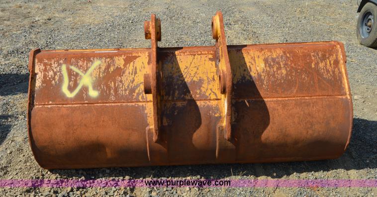 image for item Z9289 7'W excavator bucket