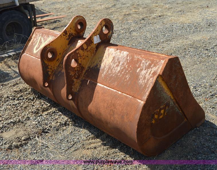 image for item Z9289 7'W excavator bucket