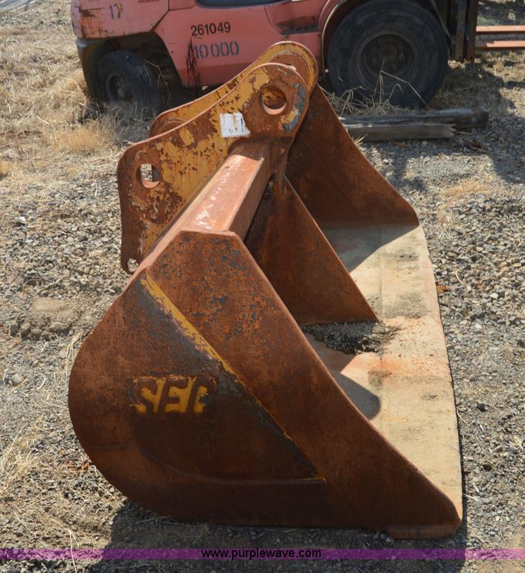 image for item Z9289 7'W excavator bucket