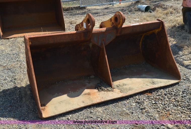 image for item Z9289 7'W excavator bucket