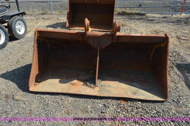 image for item Z9289 7'W excavator bucket