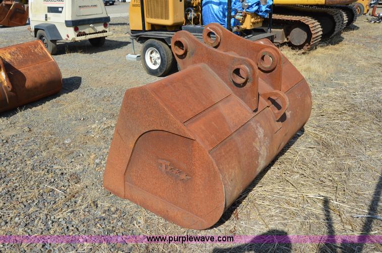 image for item Z9290 66"W excavator bucket