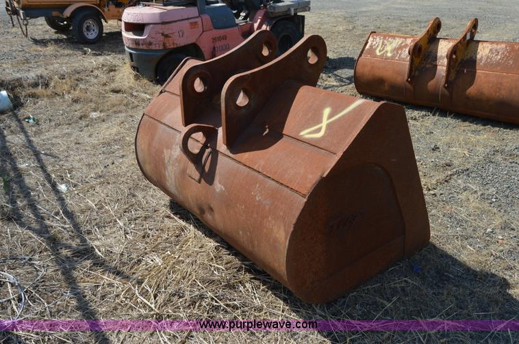 image for item Z9290 66"W excavator bucket
