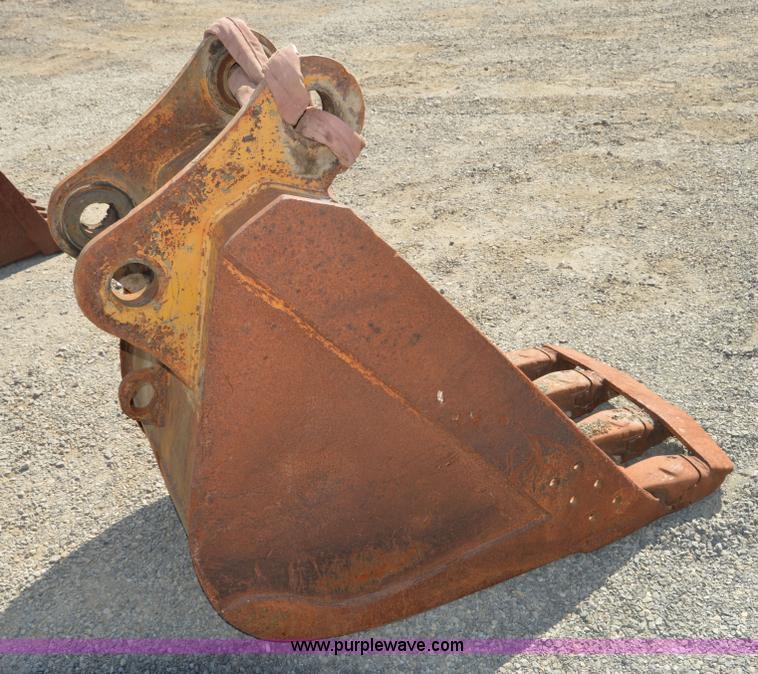 image for item Z9292 31"W excavator bucket