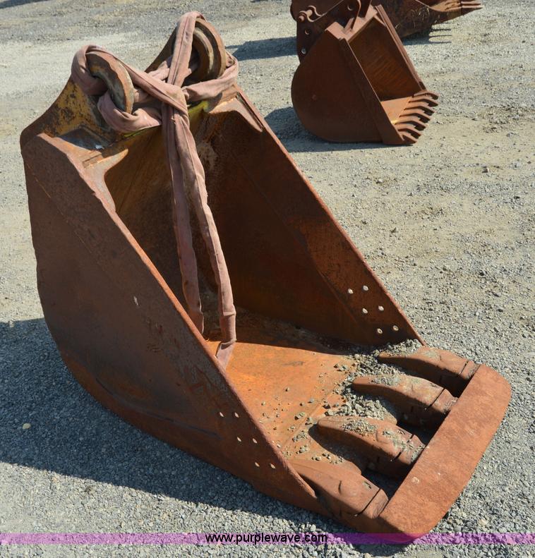 image for item Z9292 31"W excavator bucket