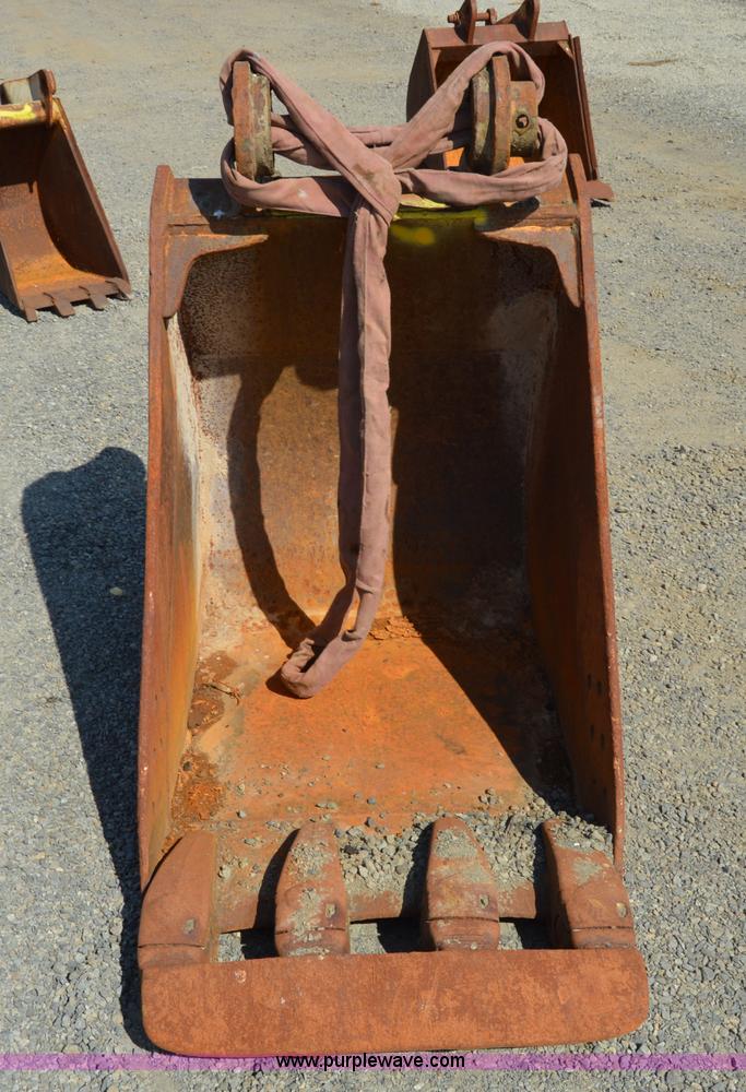 image for item Z9292 31"W excavator bucket