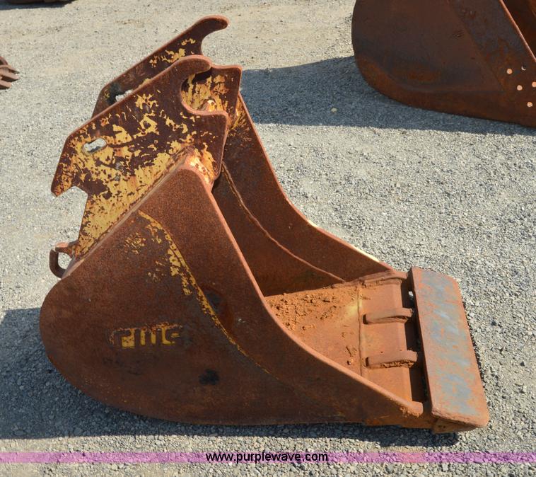 image for item Z9293 24"W excavator bucket