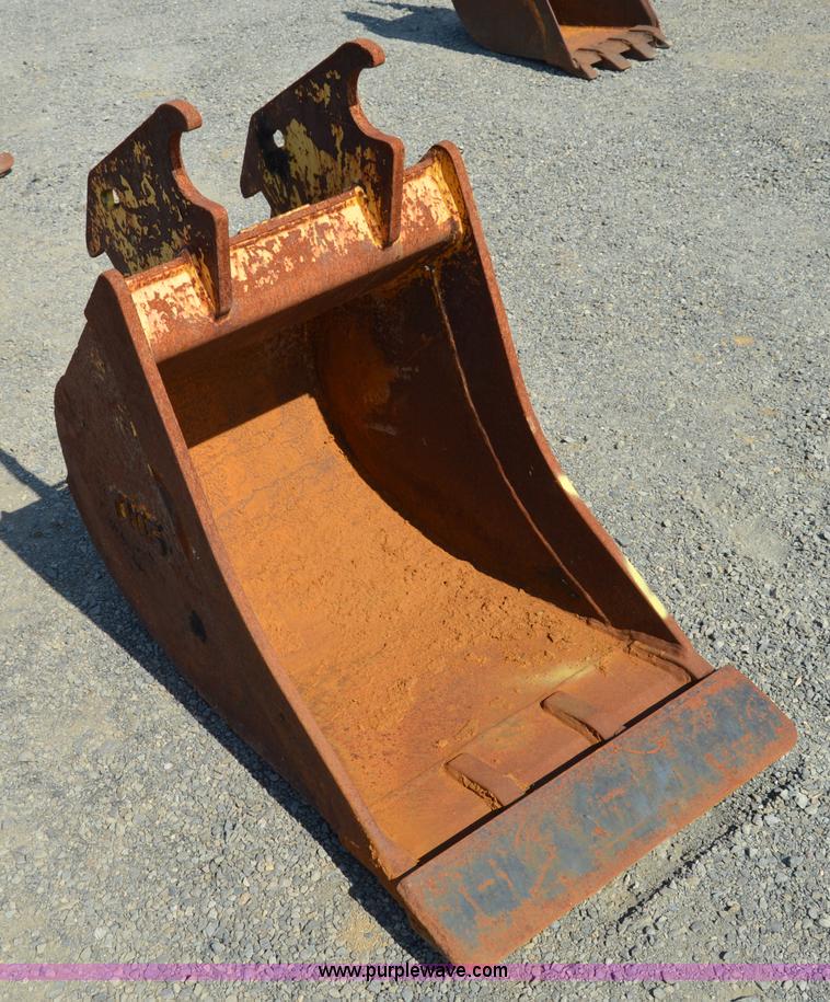 image for item Z9293 24"W excavator bucket