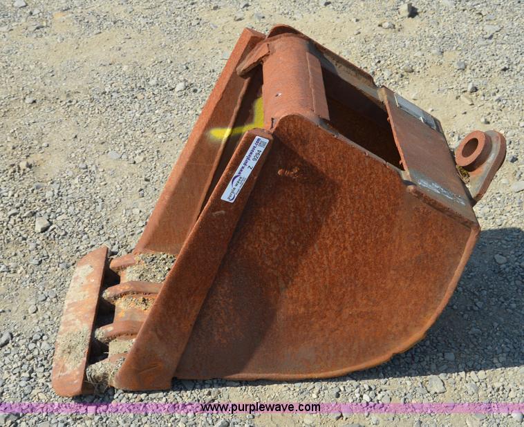 image for item Z9294 18"W excavator bucket