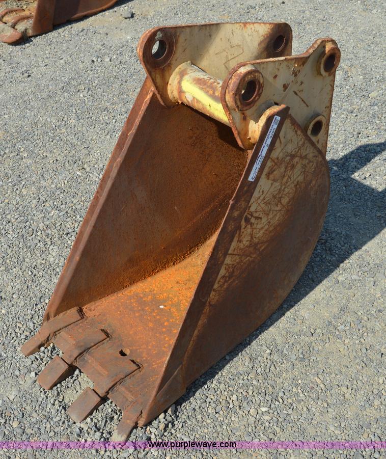 image for item Z9295 18"W excavator bucket