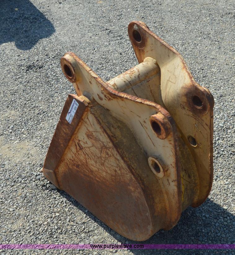 image for item Z9295 18"W excavator bucket