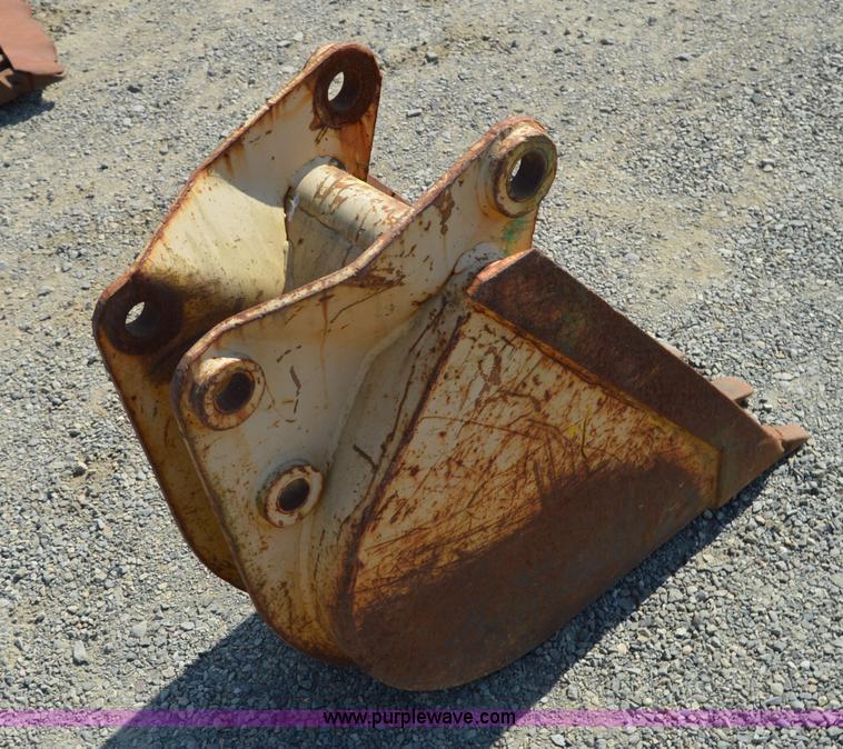 image for item Z9295 18"W excavator bucket