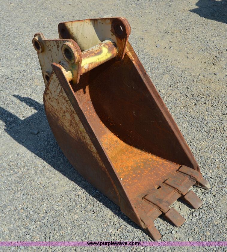 image for item Z9295 18"W excavator bucket
