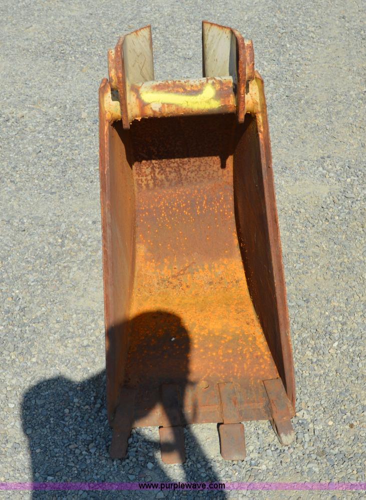 image for item Z9295 18"W excavator bucket