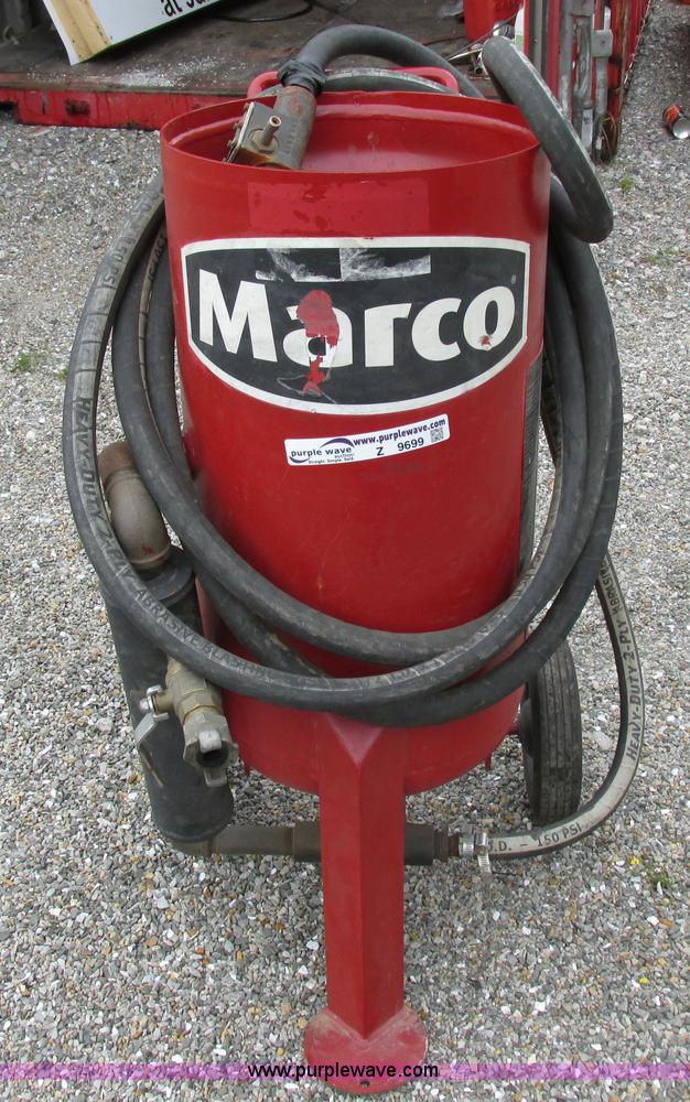 image for item Z9699 2008 Marco sand pot