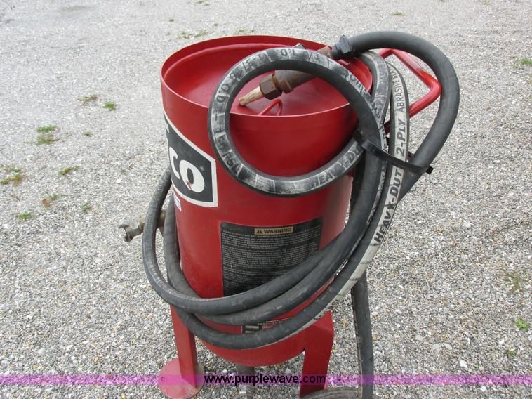 image for item Z9699 2008 Marco sand pot