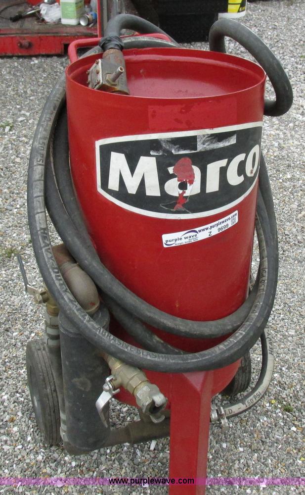 image for item Z9699 2008 Marco sand pot