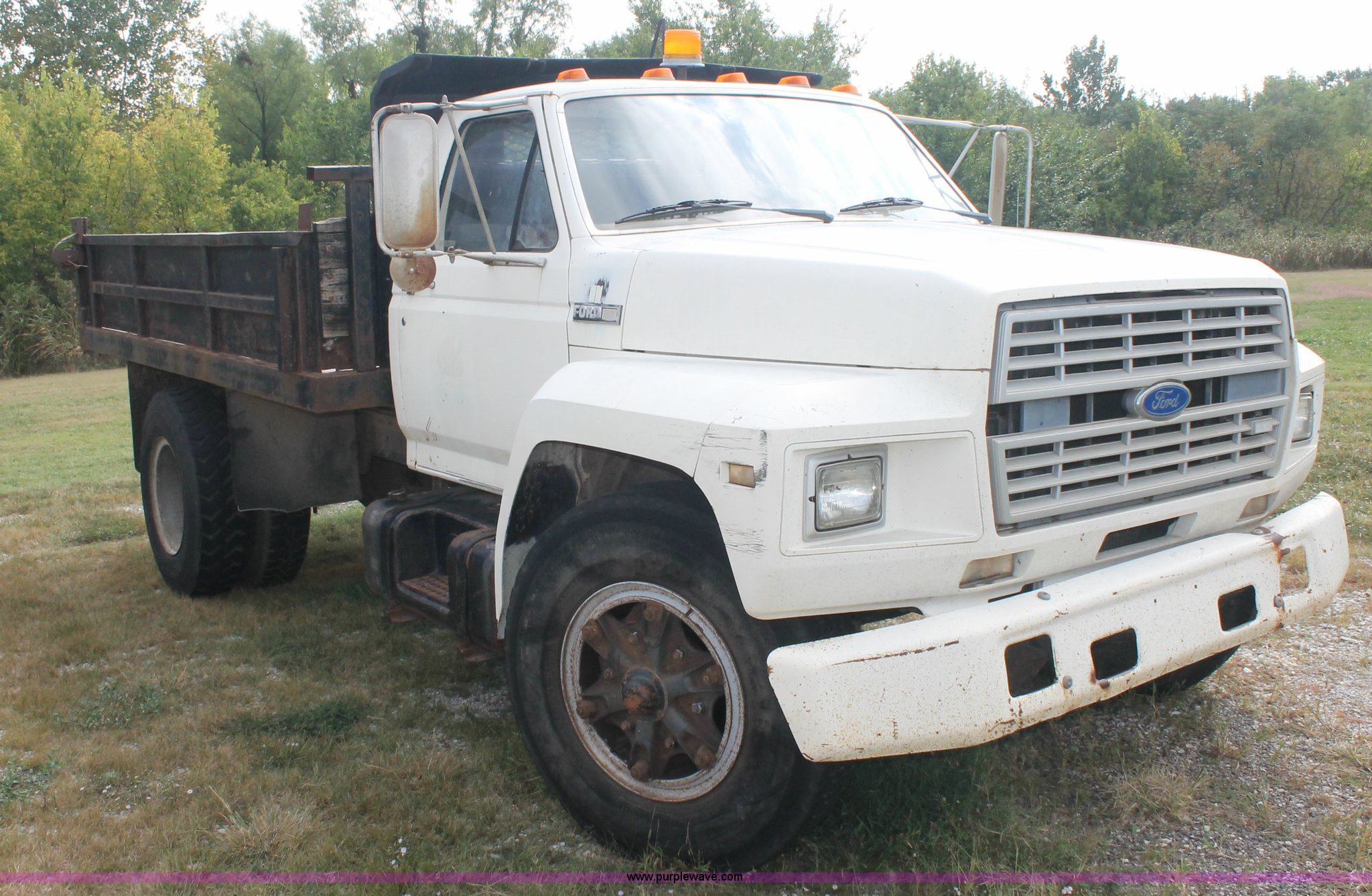 ... 1984 Ford F700 dump truck Full size in new window ...