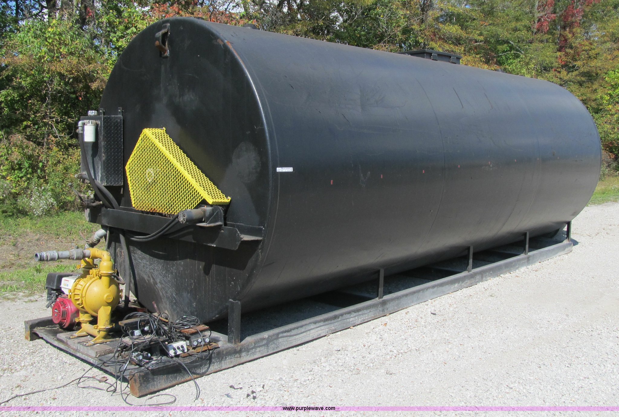 8,000 gallon agitated seal coating bulk tank in Lone Jack, MO Item