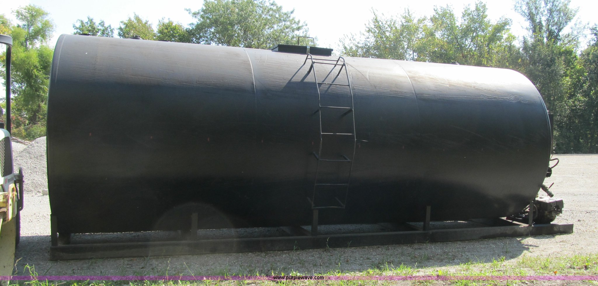 8,000 gallon agitated seal coating bulk tank in Lone Jack, MO Item