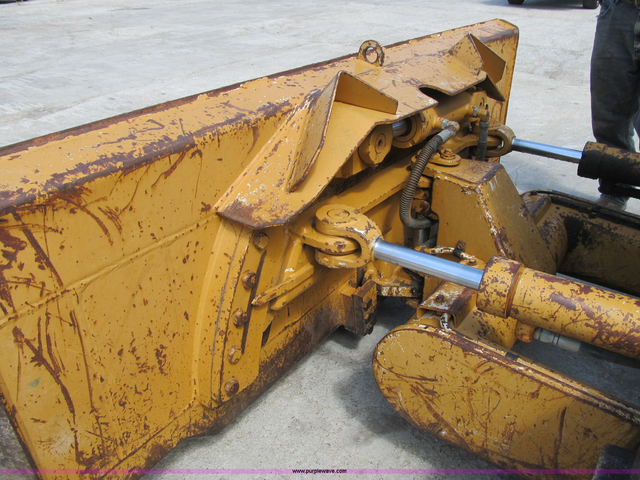1996-dresser-td7h-dozer-in-liberty-mo-item-z9131-sold-purple-wave