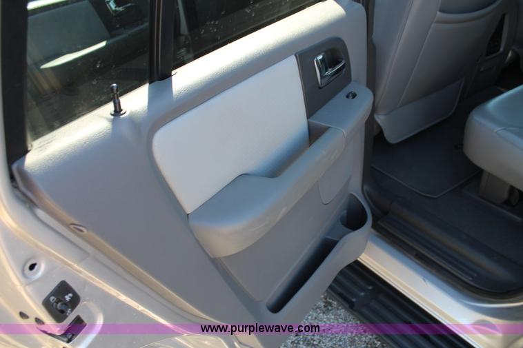 image for item AJ9266 2005 Ford Expedition XLT SUV