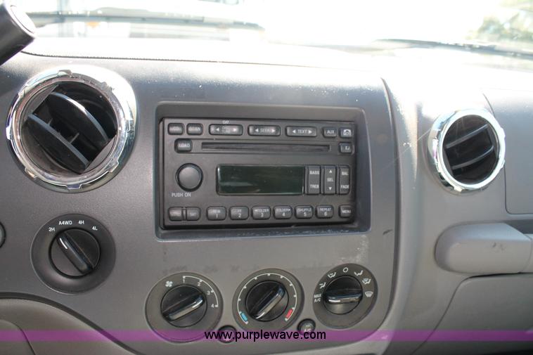 image for item AJ9266 2005 Ford Expedition XLT SUV