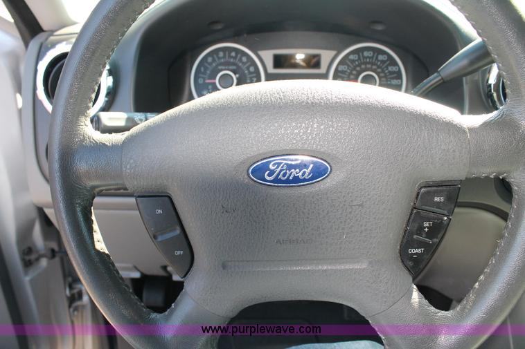 image for item AJ9266 2005 Ford Expedition XLT SUV