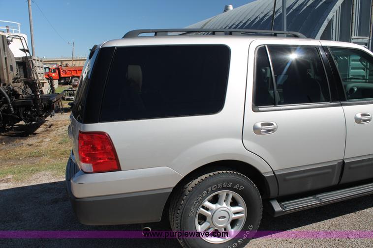 image for item AJ9266 2005 Ford Expedition XLT SUV