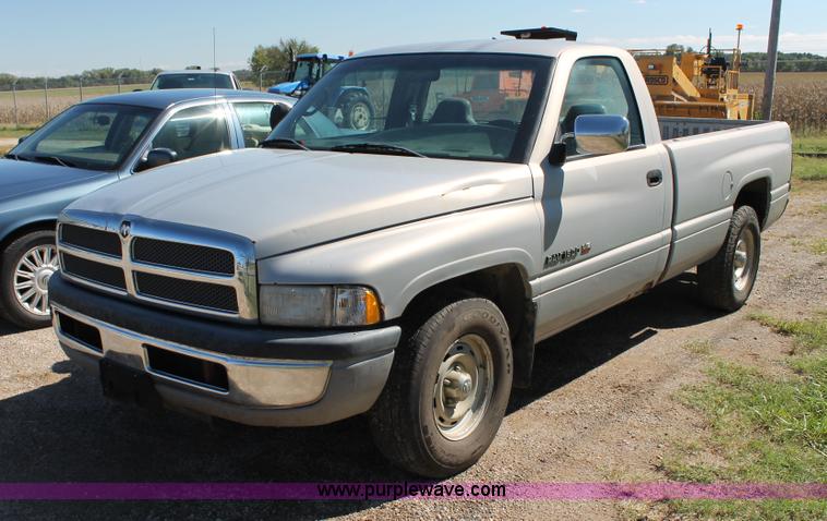 image for item AJ9267 1999 Dodge Ram 1500 pickup truck