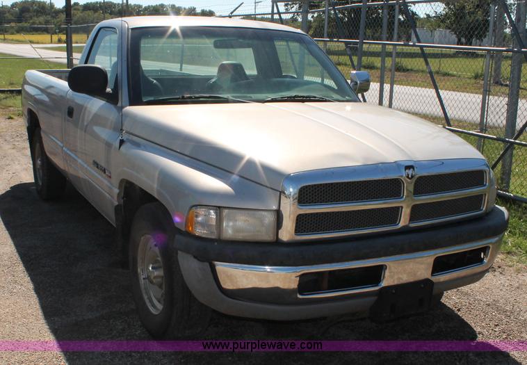 image for item AJ9267 1999 Dodge Ram 1500 pickup truck