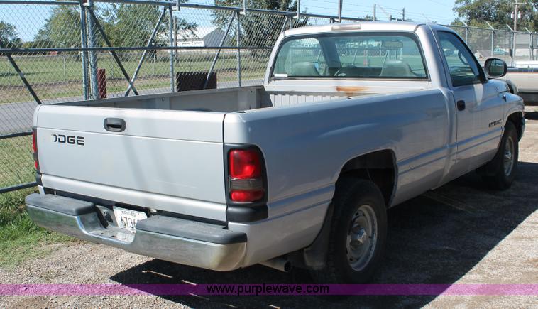image for item AJ9267 1999 Dodge Ram 1500 pickup truck