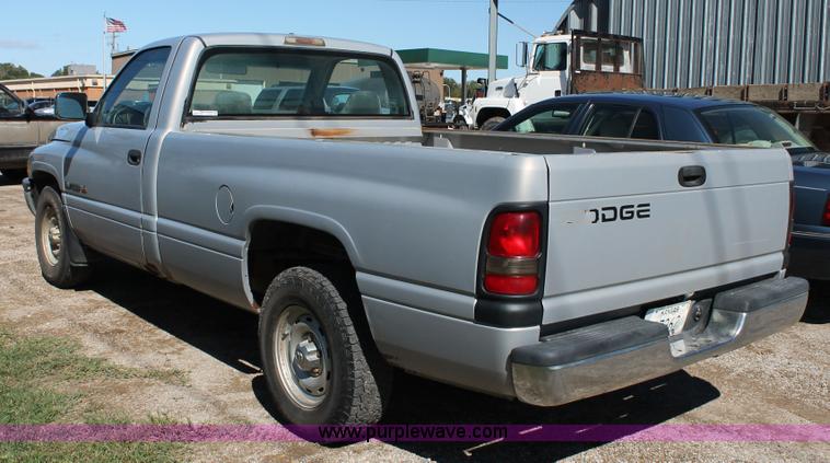 image for item AJ9267 1999 Dodge Ram 1500 pickup truck