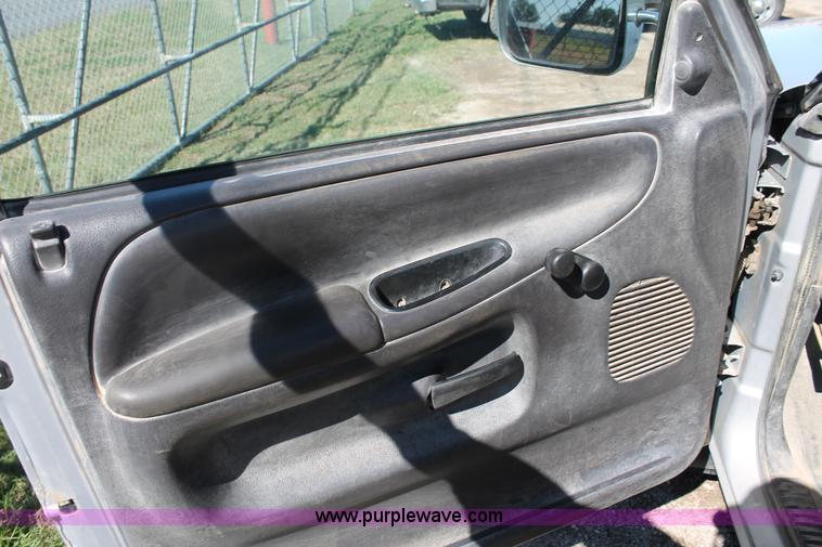 image for item AJ9267 1999 Dodge Ram 1500 pickup truck