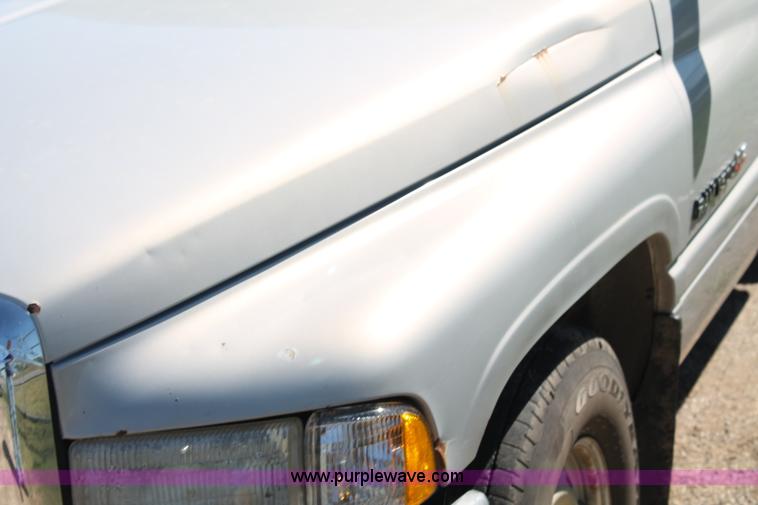 image for item AJ9267 1999 Dodge Ram 1500 pickup truck