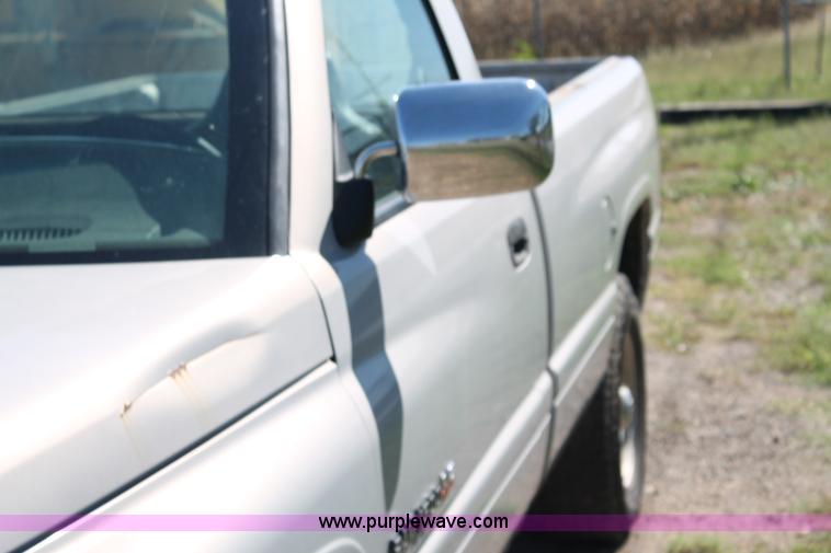image for item AJ9267 1999 Dodge Ram 1500 pickup truck