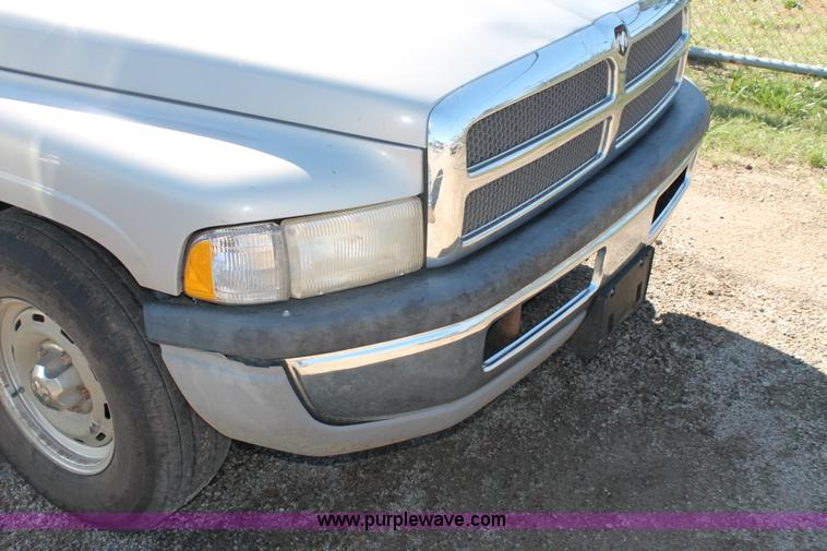 image for item AJ9267 1999 Dodge Ram 1500 pickup truck
